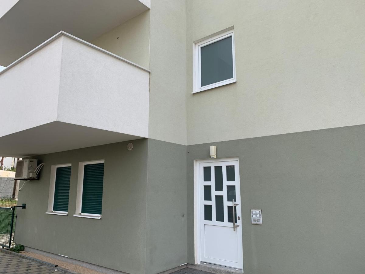 Apartman Toni Novalja Exterior photo